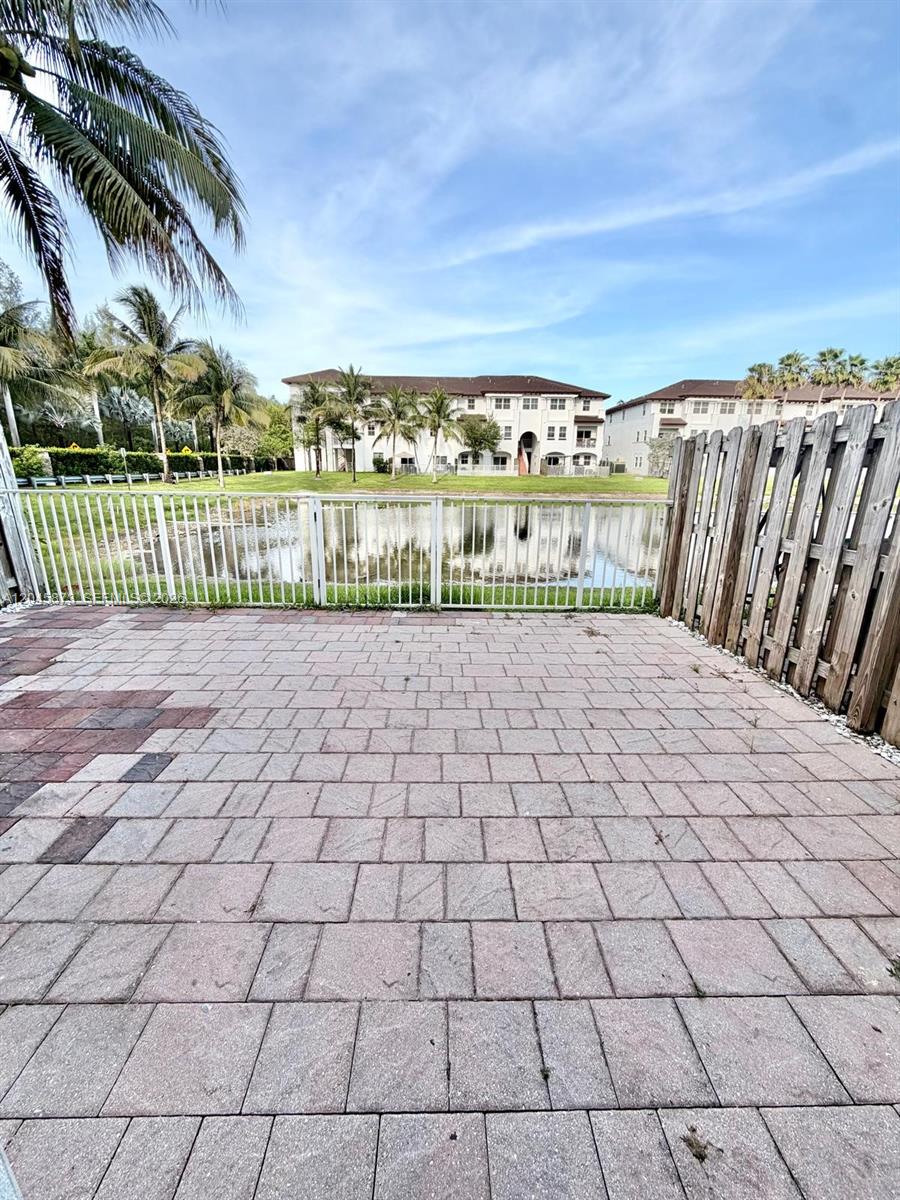 8965 NW 98th Ave View 2