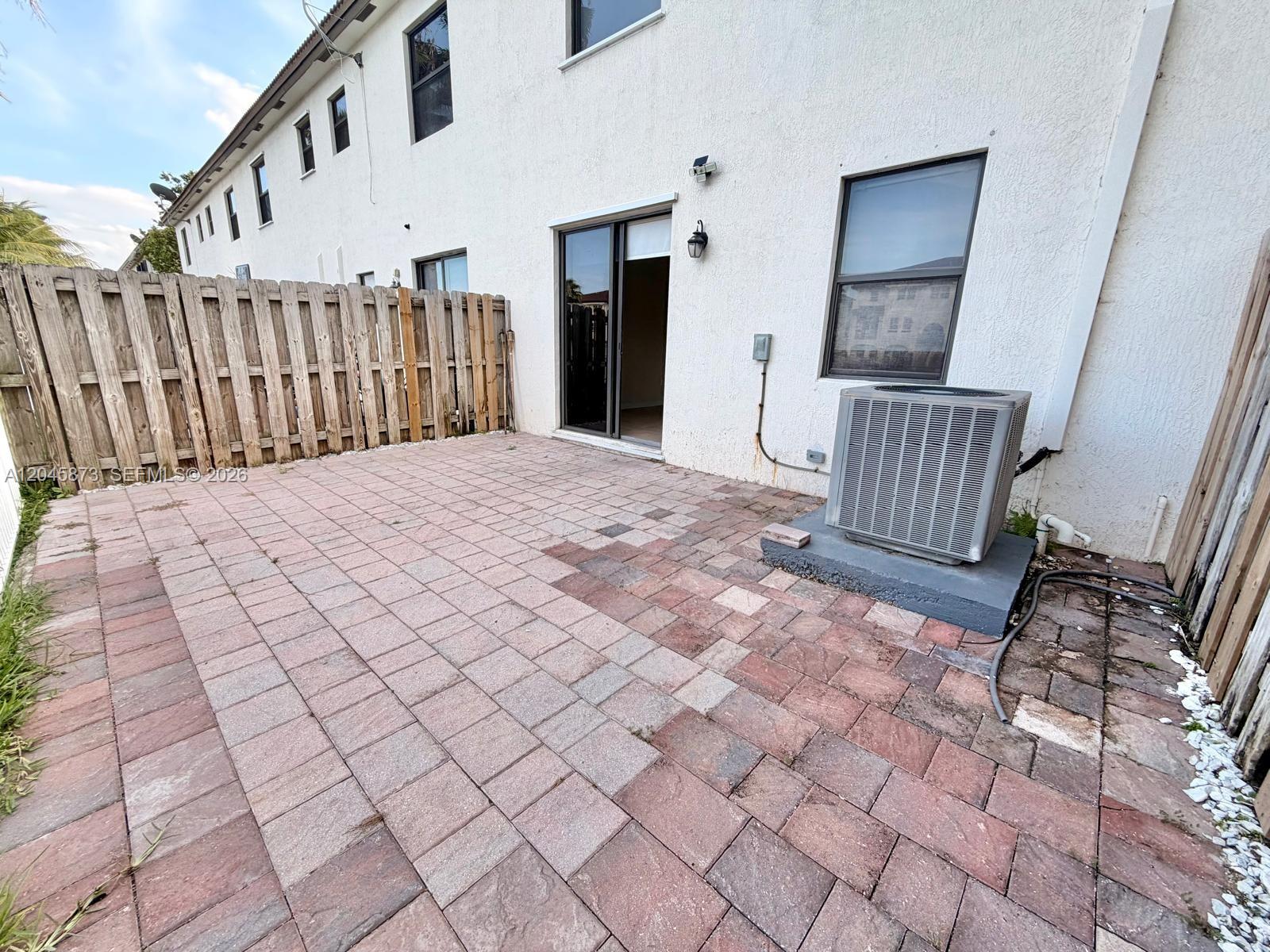 8965 NW 98th Ave View 4
