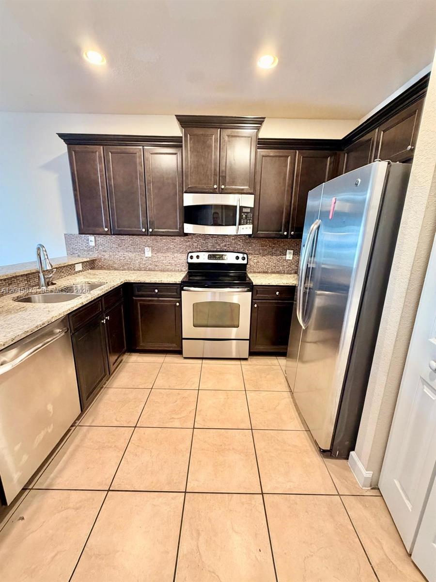8965 NW 98th Ave View 8