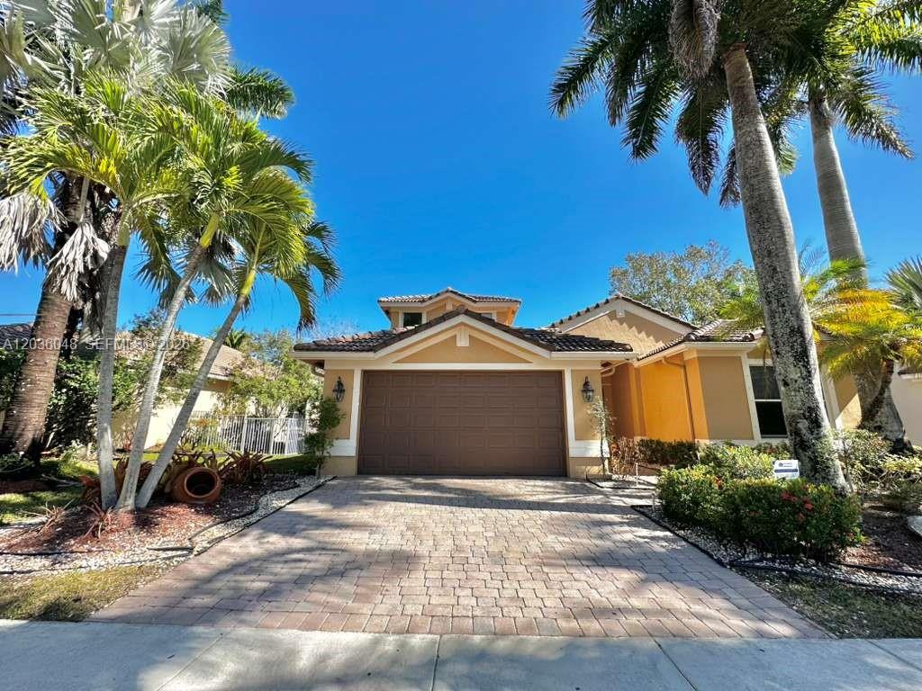 1831 Mariners Ln, Weston FL 33327