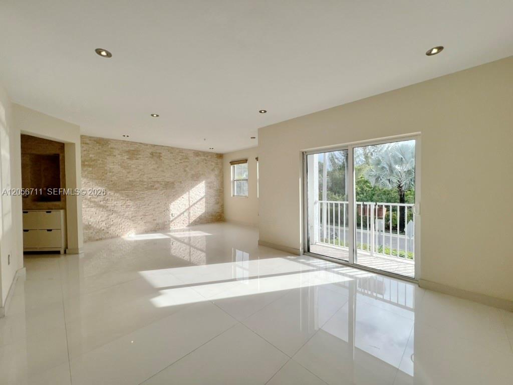 8800 NW 97th Ave # 204 — Photo 2