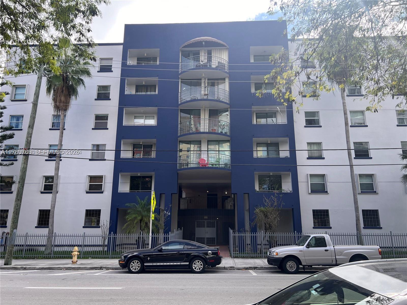 546 SW 1st St # 611, Miami FL 33130