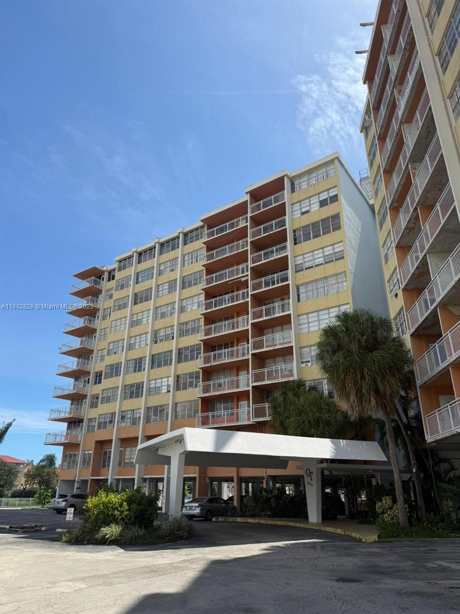2025 NE 164th St # 818, North Miami Beach FL 33162