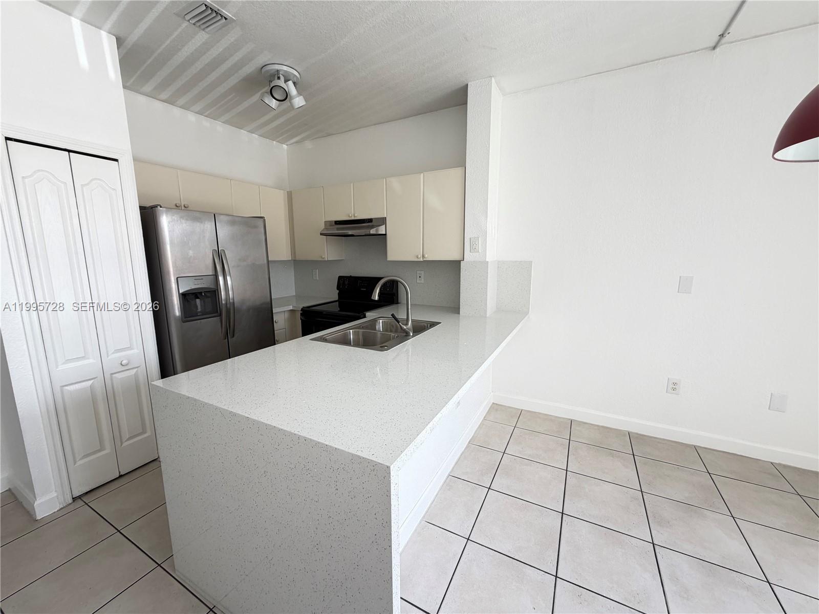7080 NW 177th St # 13, Hialeah FL 33015