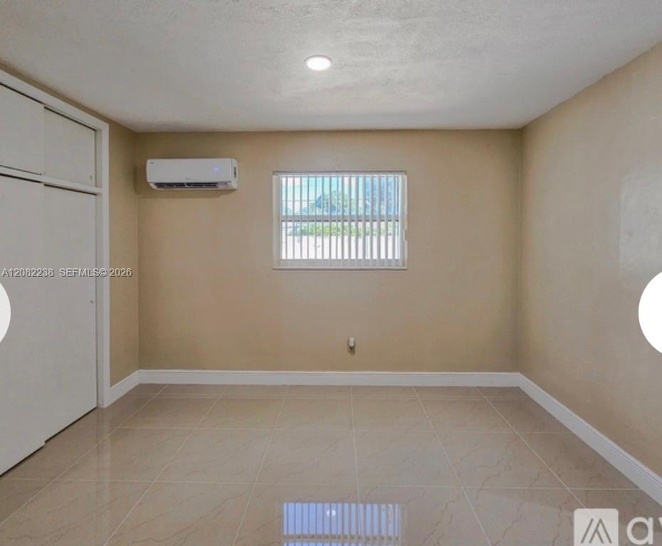 6800 SW 9th St # B — Photo 5