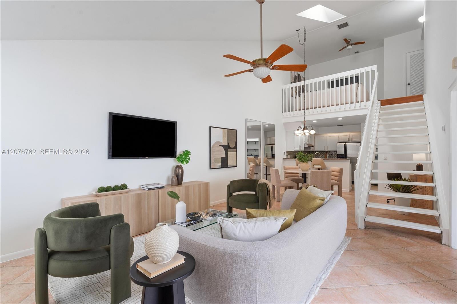 2019 Winners Cir — Photo 3