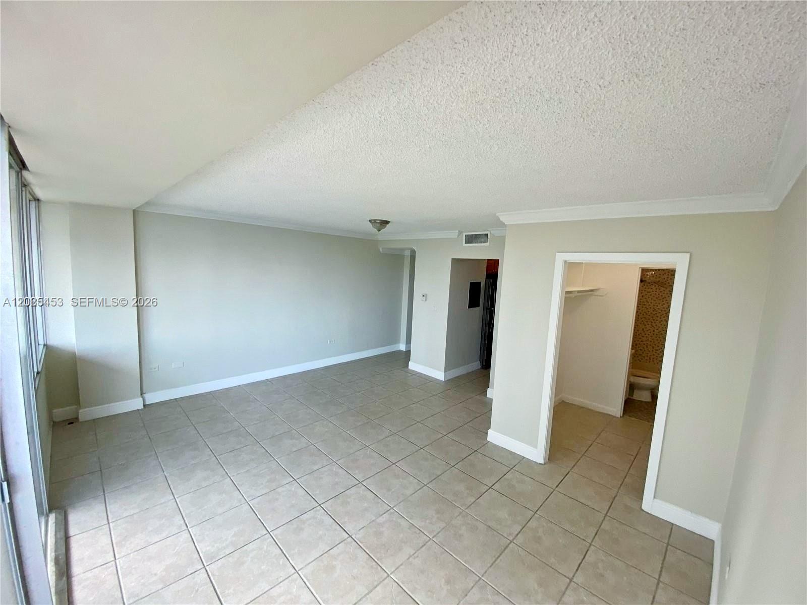 7545 E Treasure Dr # 3I — Photo 3