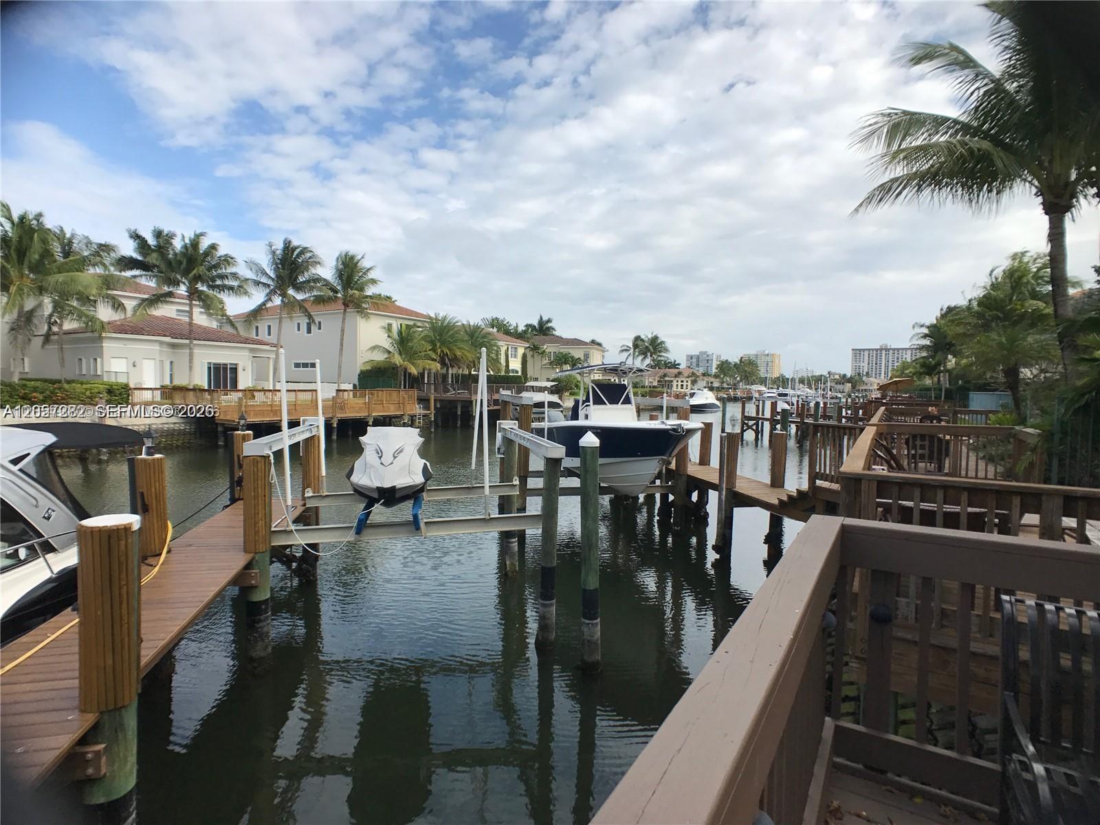 957 N Harbor Vw # 957 — Photo 4