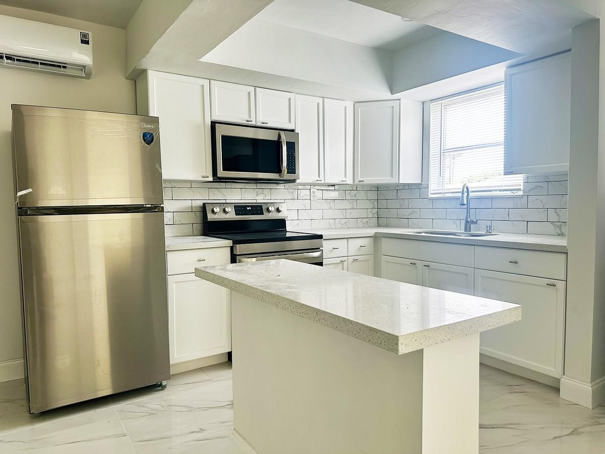 425 SW 18TH Avenue, Fort Lauderdale FL 33312