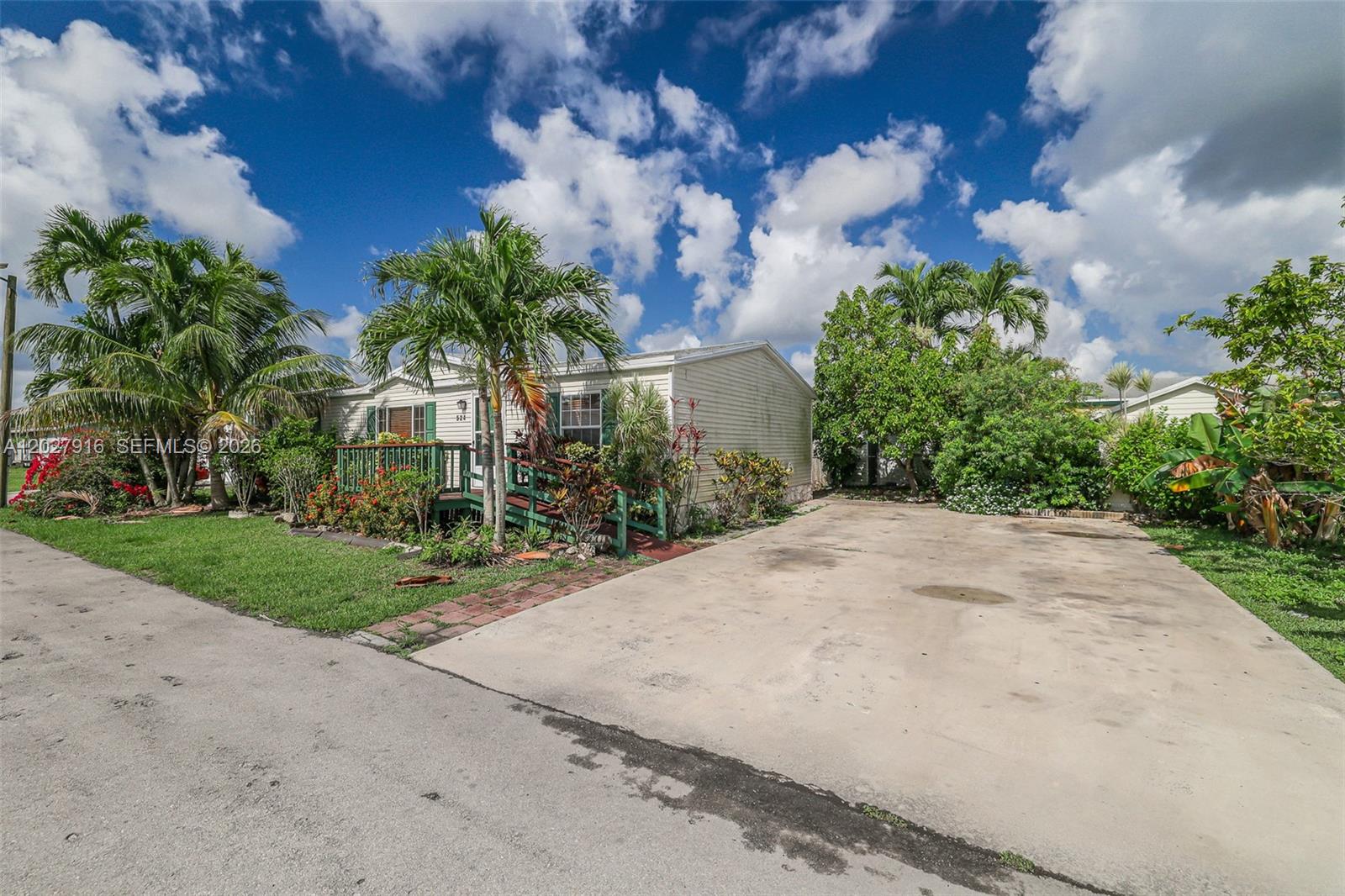 19800 SW 180 avenue #524 — Photo 3