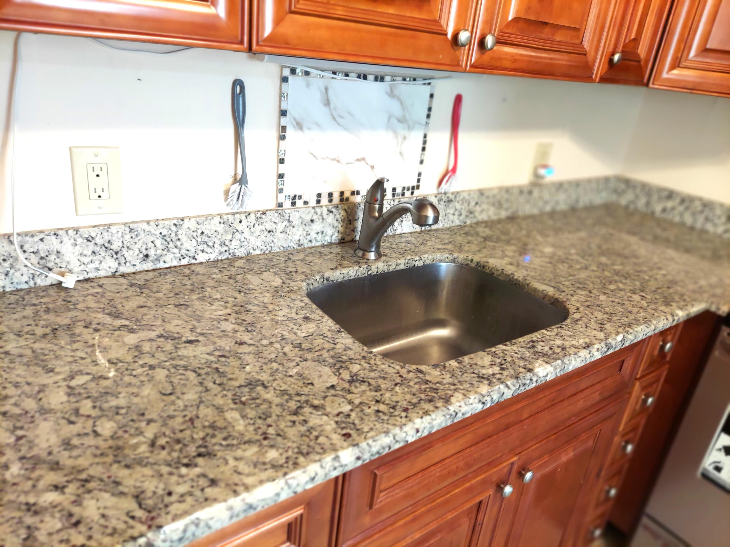 3020 Ashby D — Photo 2