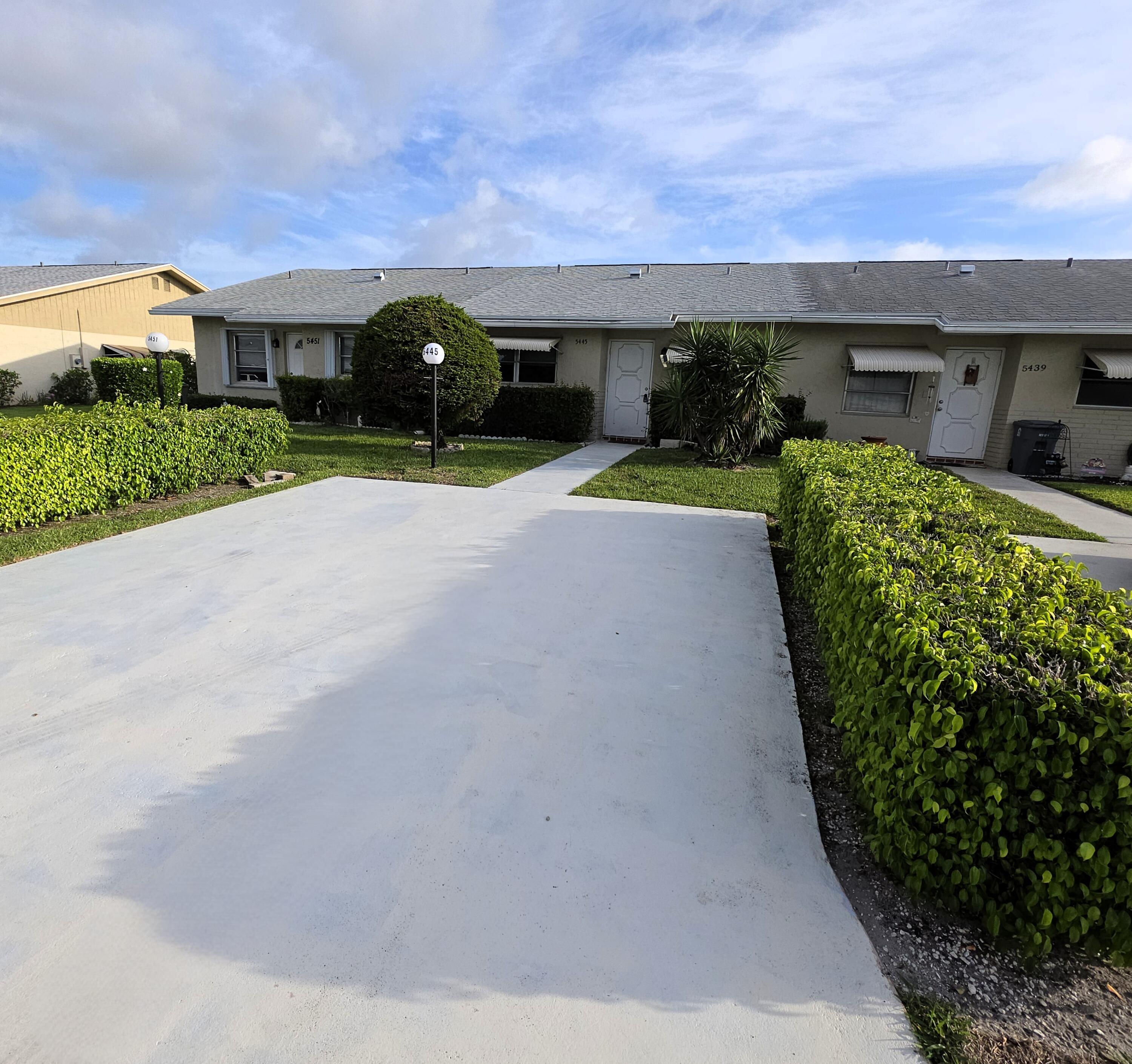 5445 Glenda Street — Photo 3