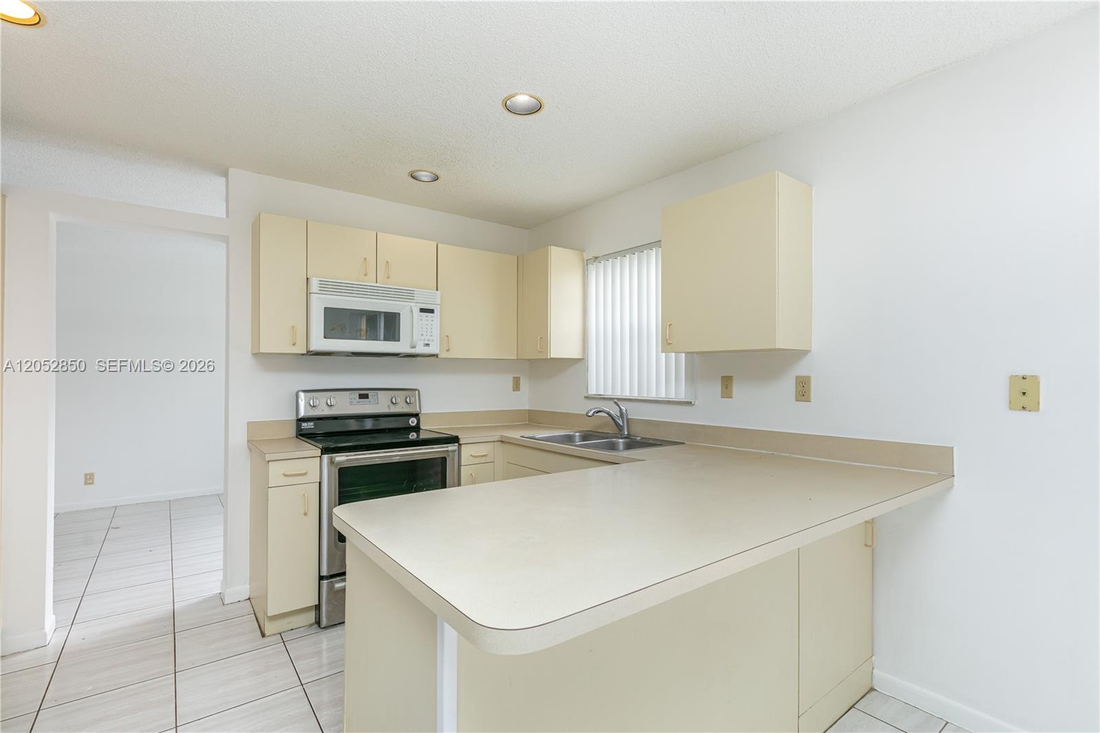 2592 W Saratoga Dr — Photo 3