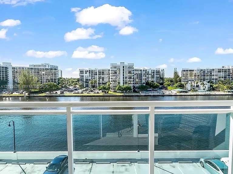 3000 S Ocean Dr # 420, Hollywood FL 33019