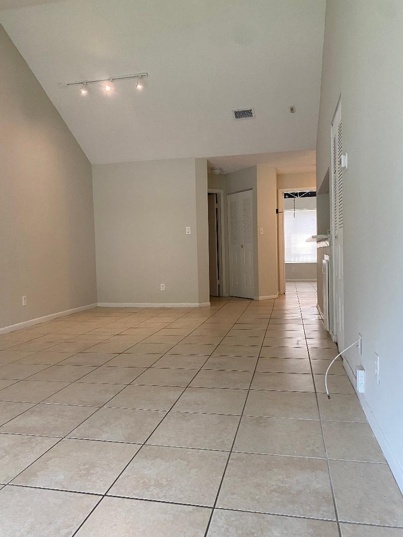 1095 CORAL CLUB Drive # 1095 — Photo 2