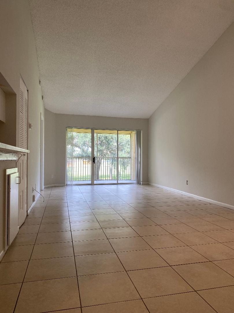 1095 CORAL CLUB Drive # 1095 — Photo 4