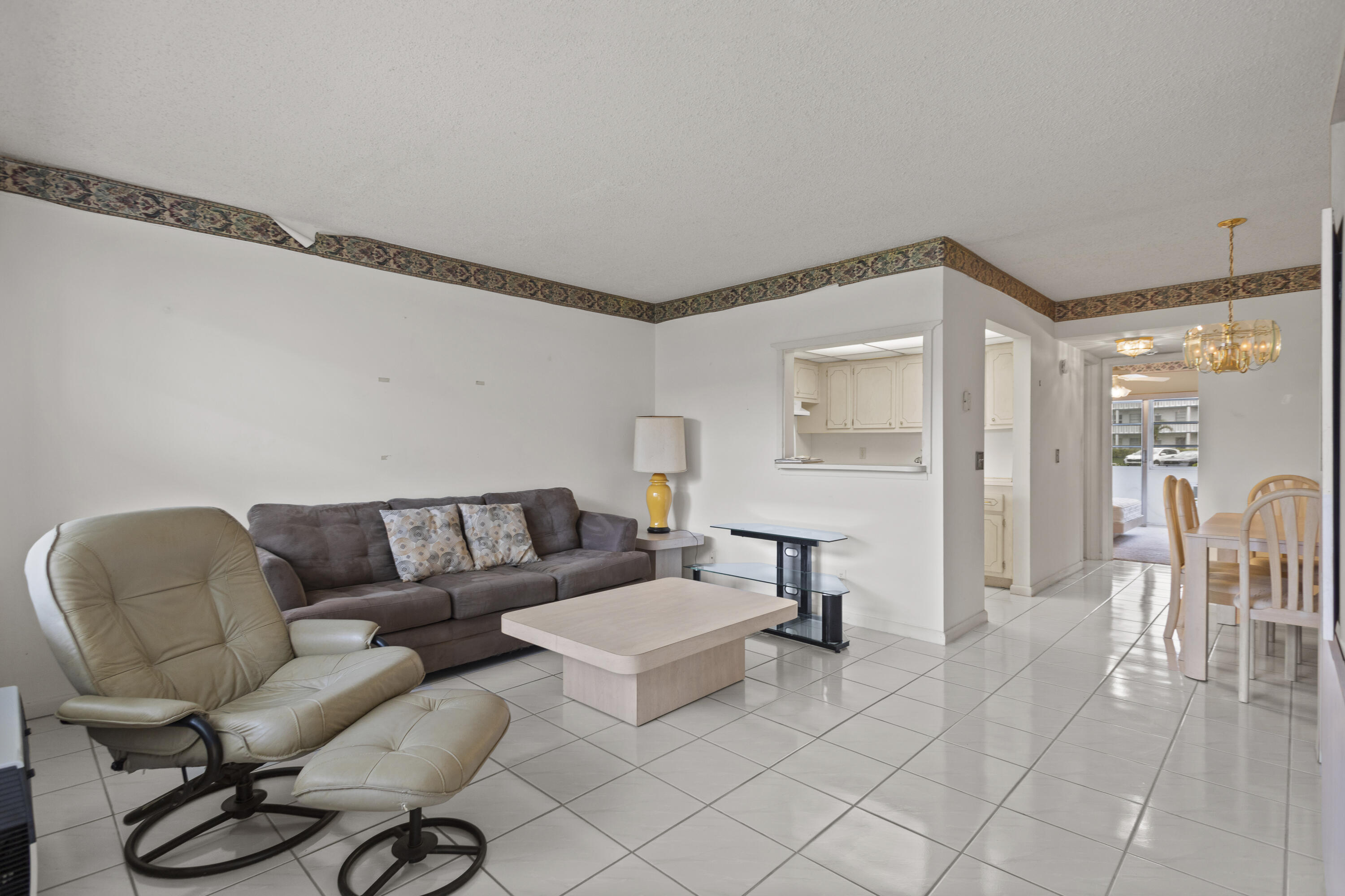 270 Farnham L # 270 — Photo 2