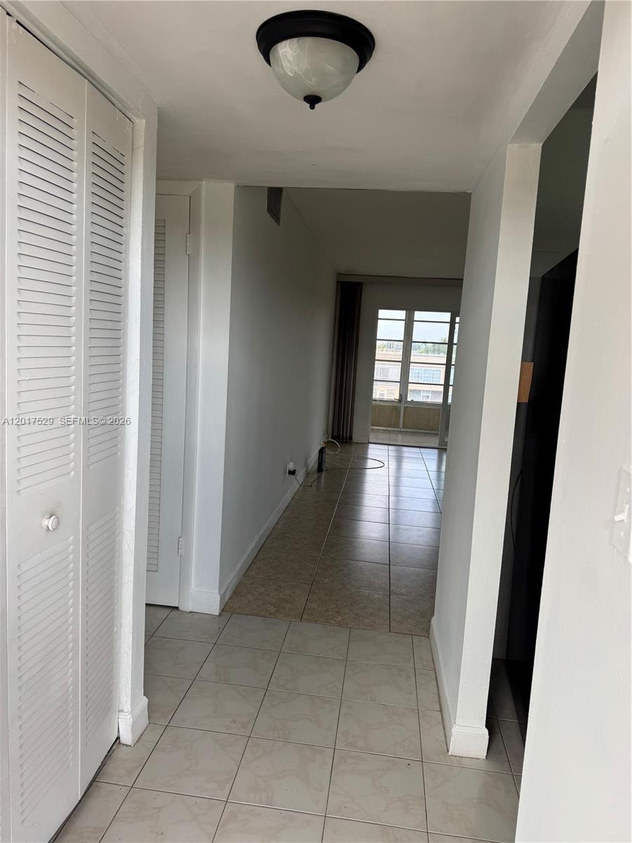 9041 Sunrise Lakes Blvd # 303 — Photo 4