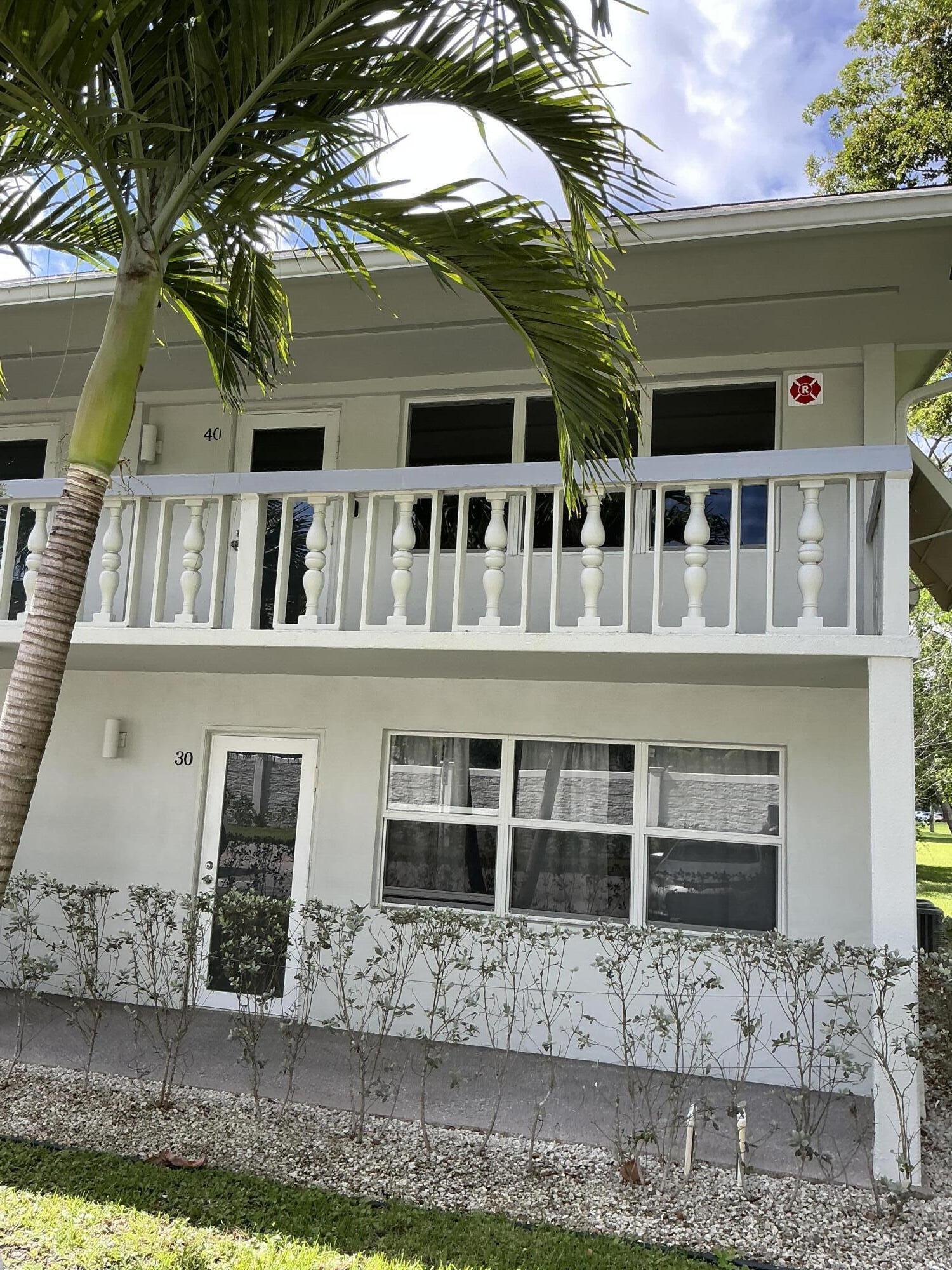 40 Ventnor Drive, Deerfield Beach FL 33442