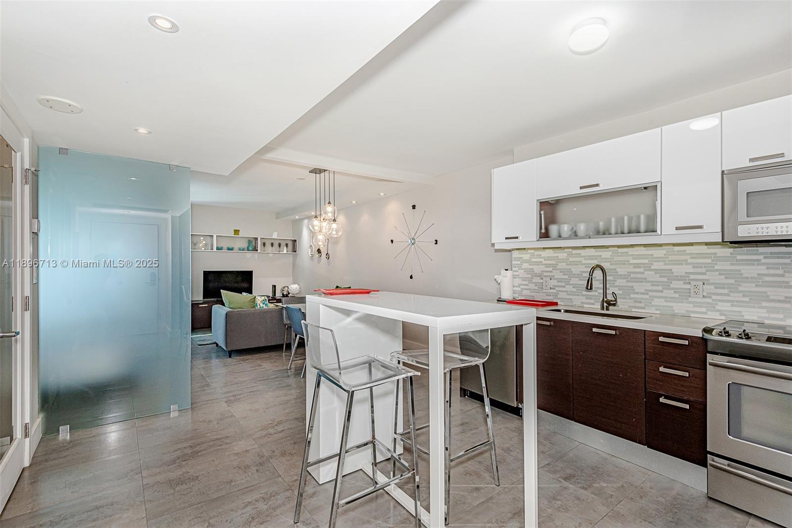 2301 Collins Ave # 723, Miami Beach FL 33139