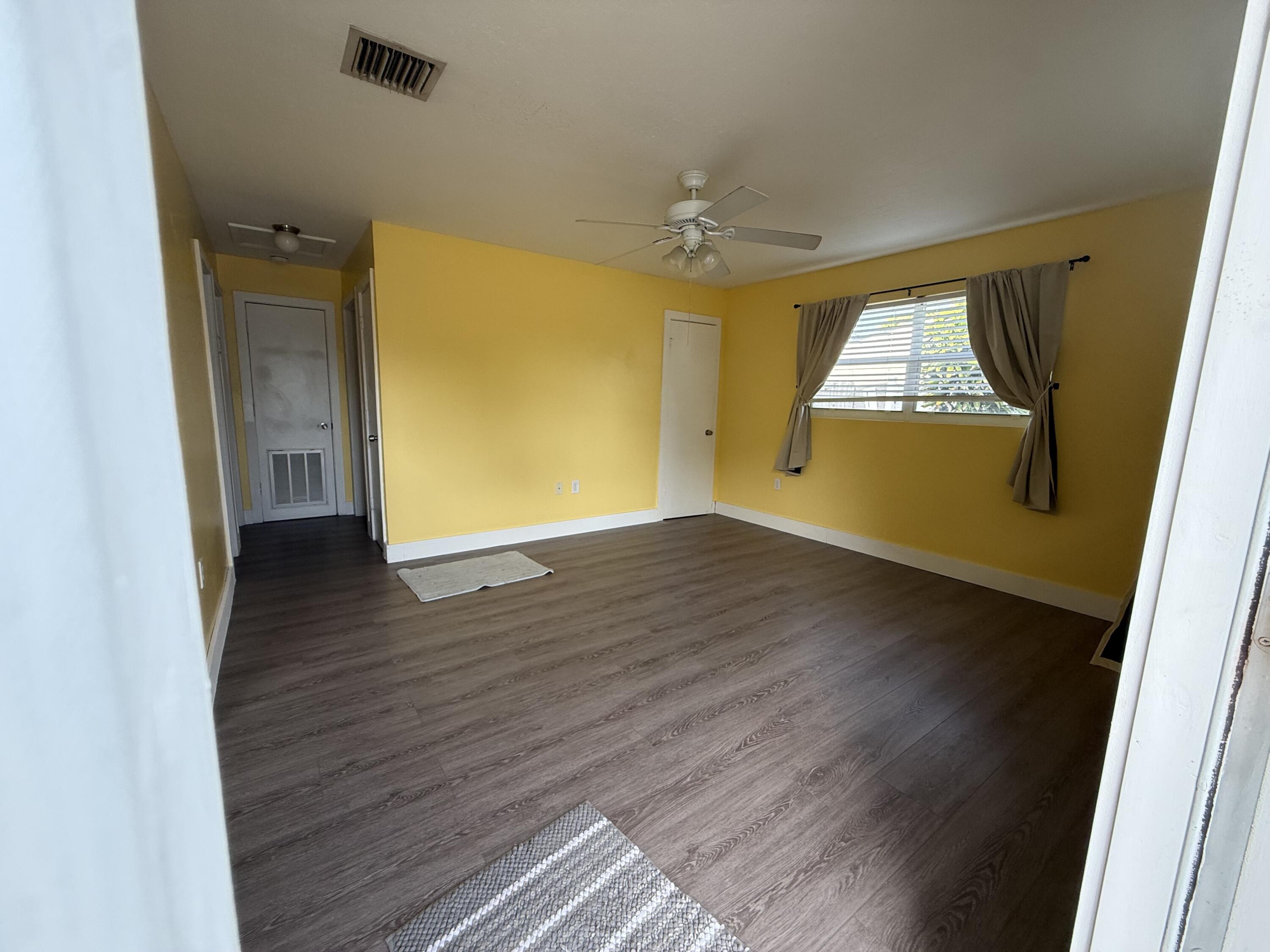 4400 APPLECREST Drive — Photo 4