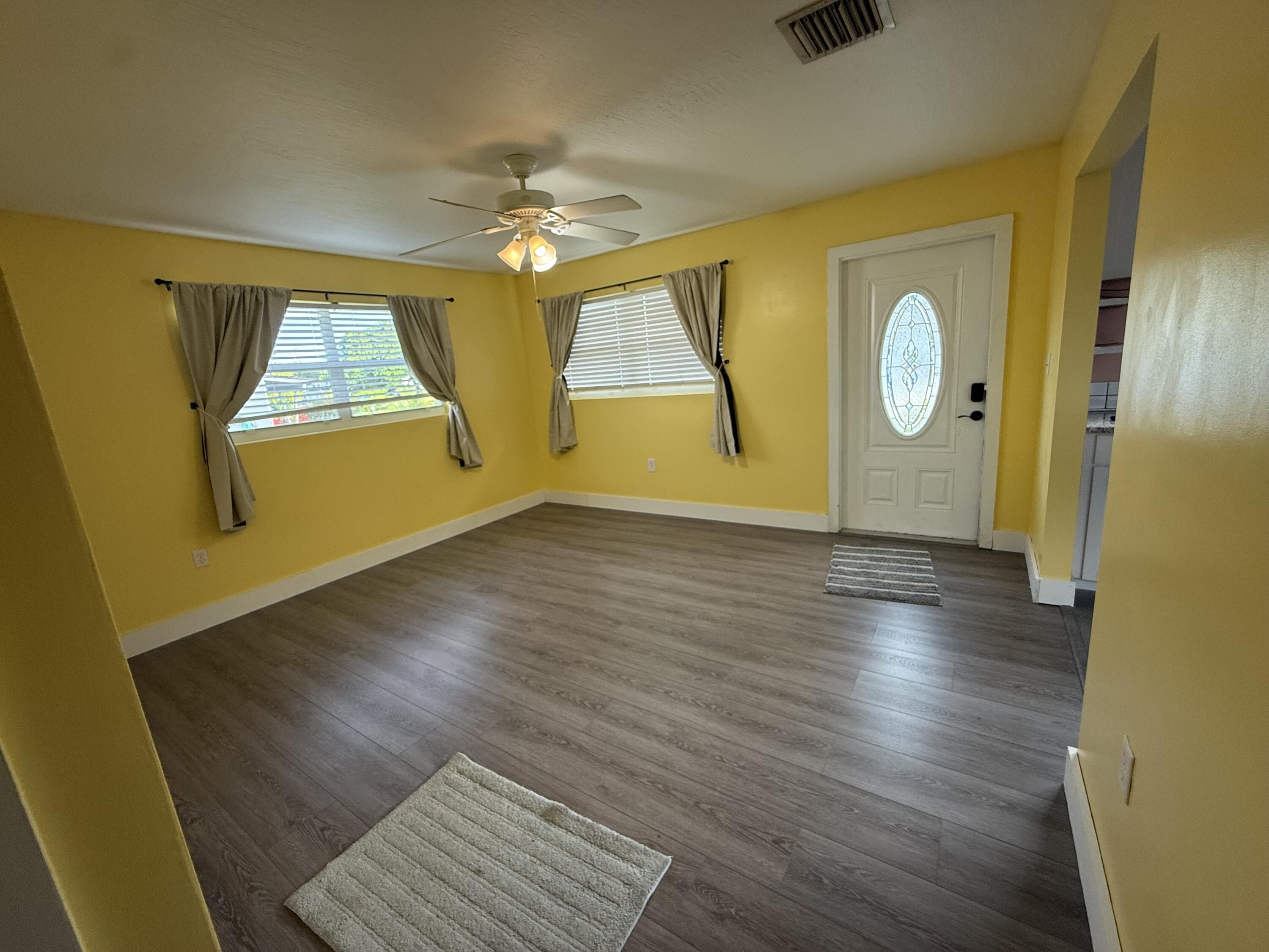 4400 APPLECREST Drive — Photo 5