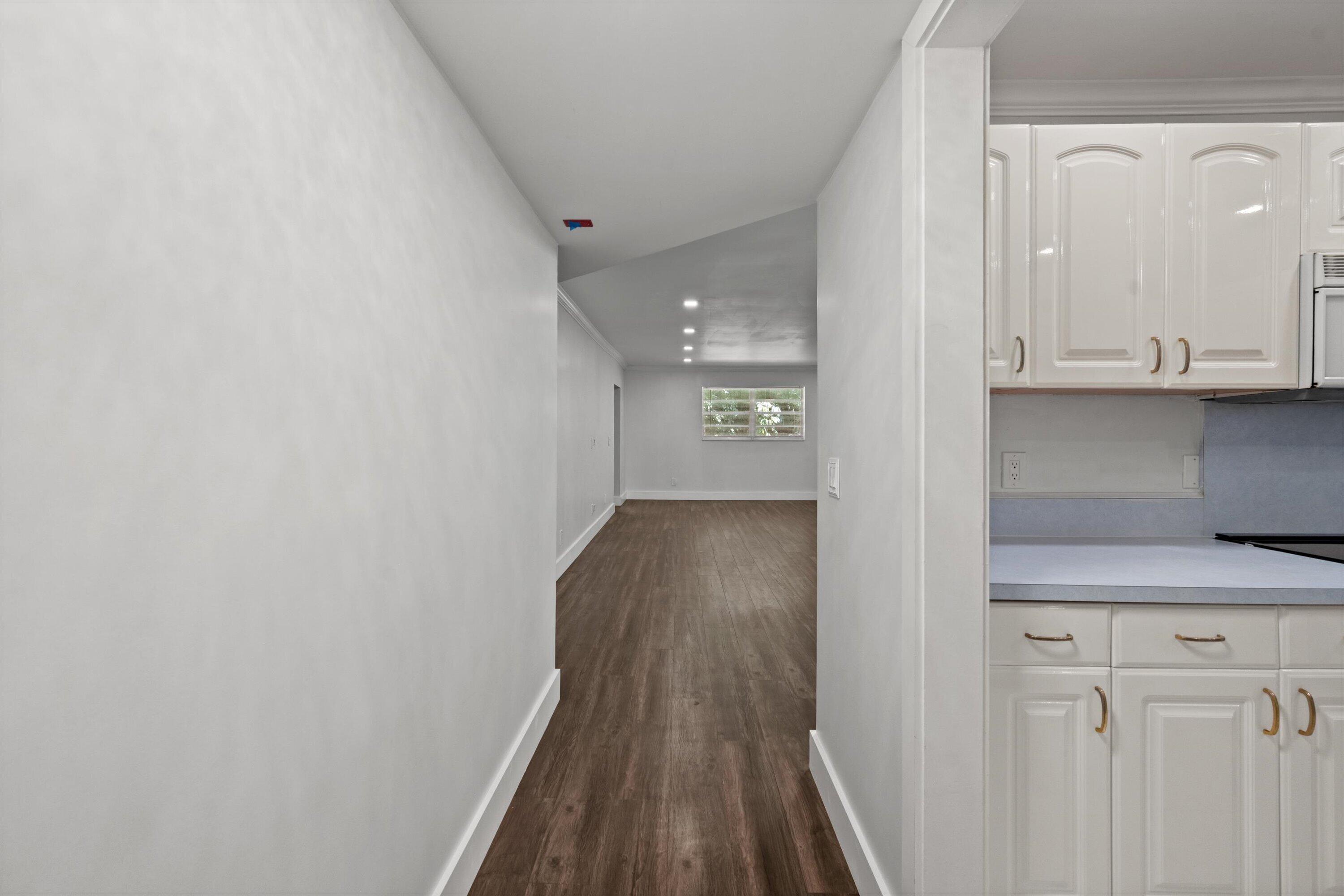 22615 SW 66th Avenue # 208 — Photo 3