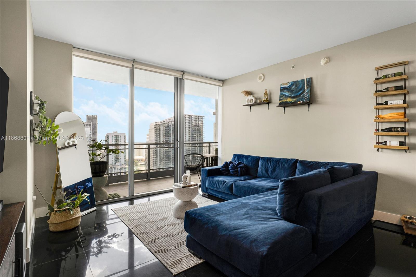 92 SW 3rd St # 4312, Miami FL 33130