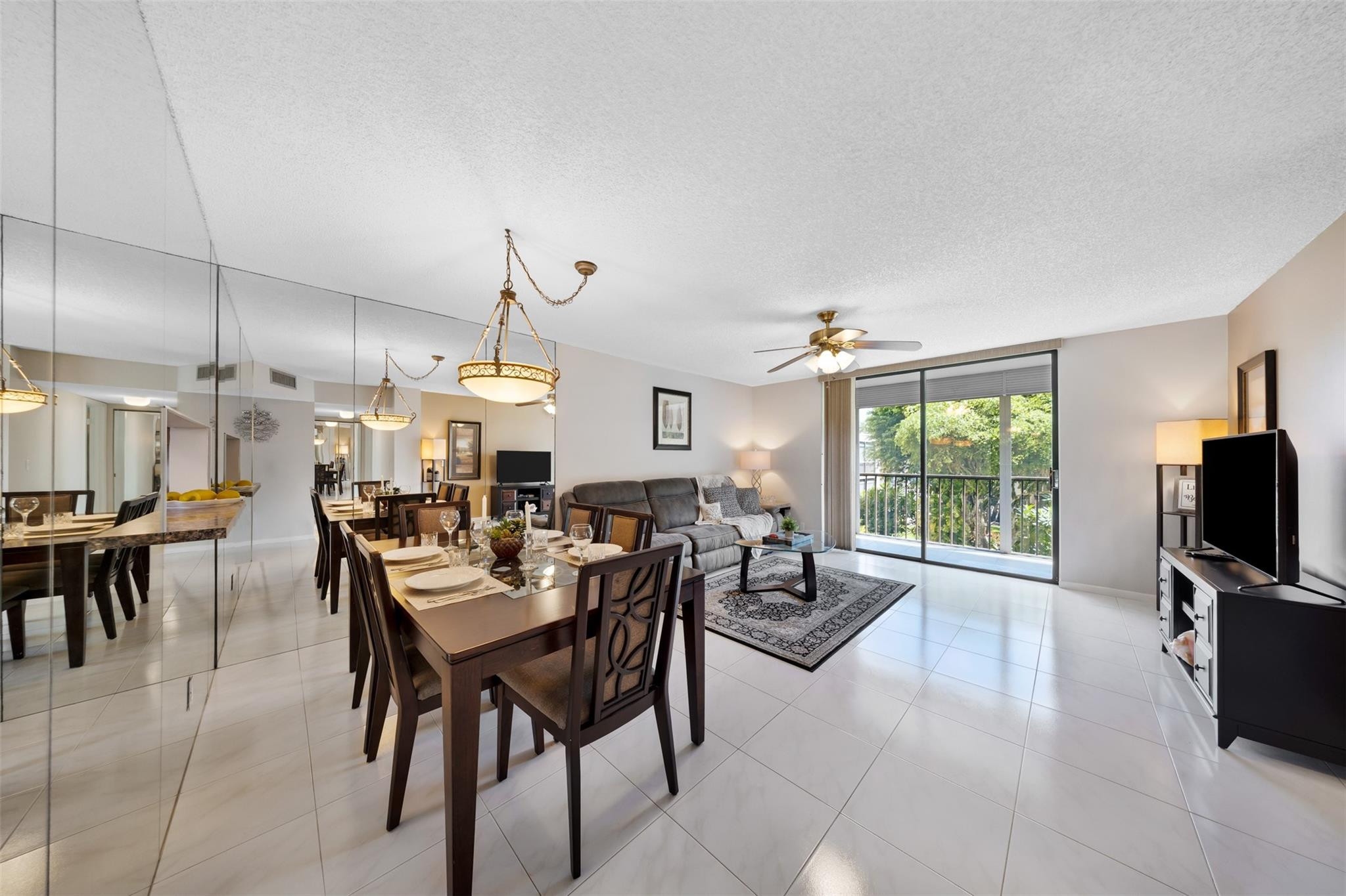 5250 Las Verdes Circle # 317, Delray Beach FL 33484