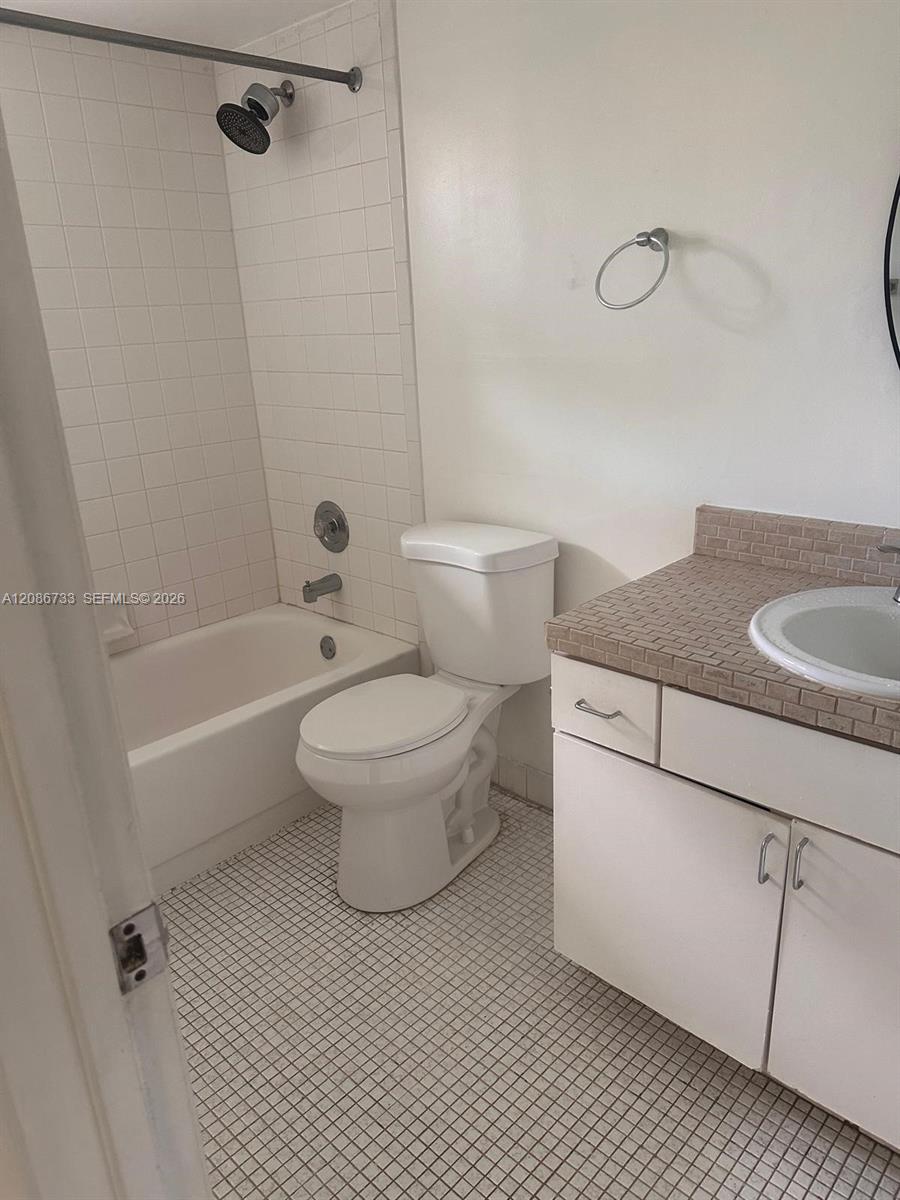 9103 SW 137th Ter # 4 — Photo 3
