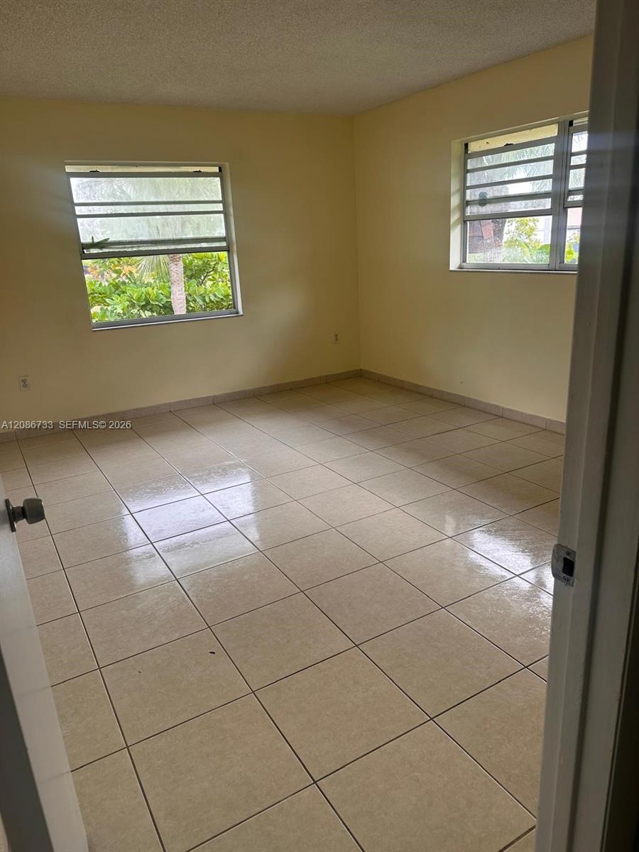 9103 SW 137th Ter # 4 — Photo 4