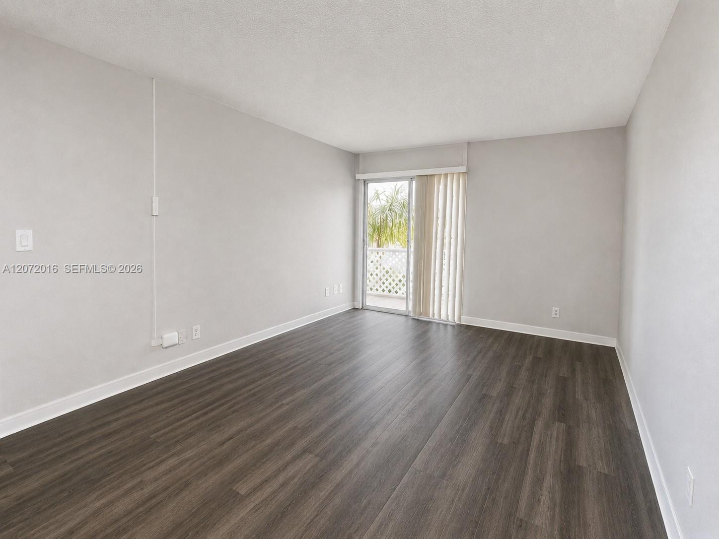 4550 NW 9th St # 512E — Photo 4