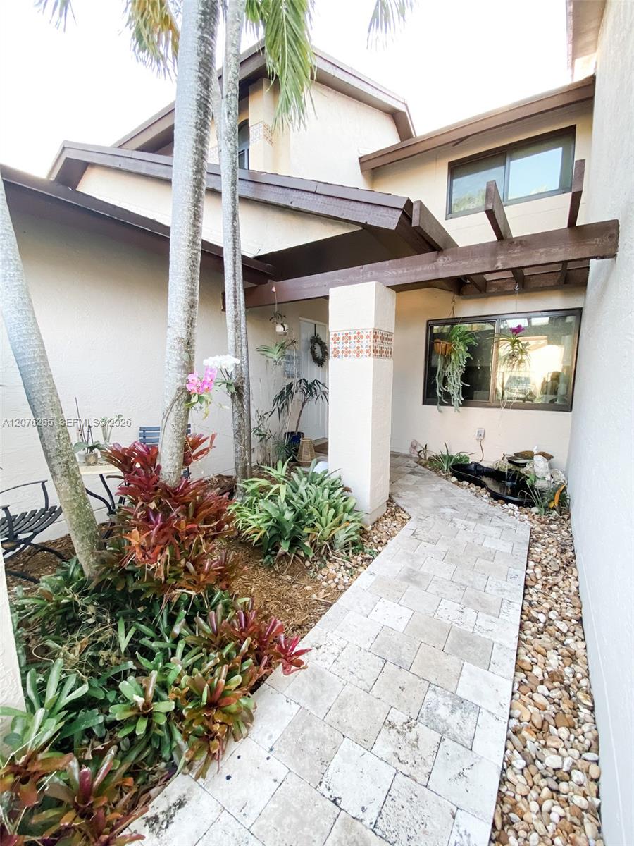 10050 SW 137th Ct — Photo 2