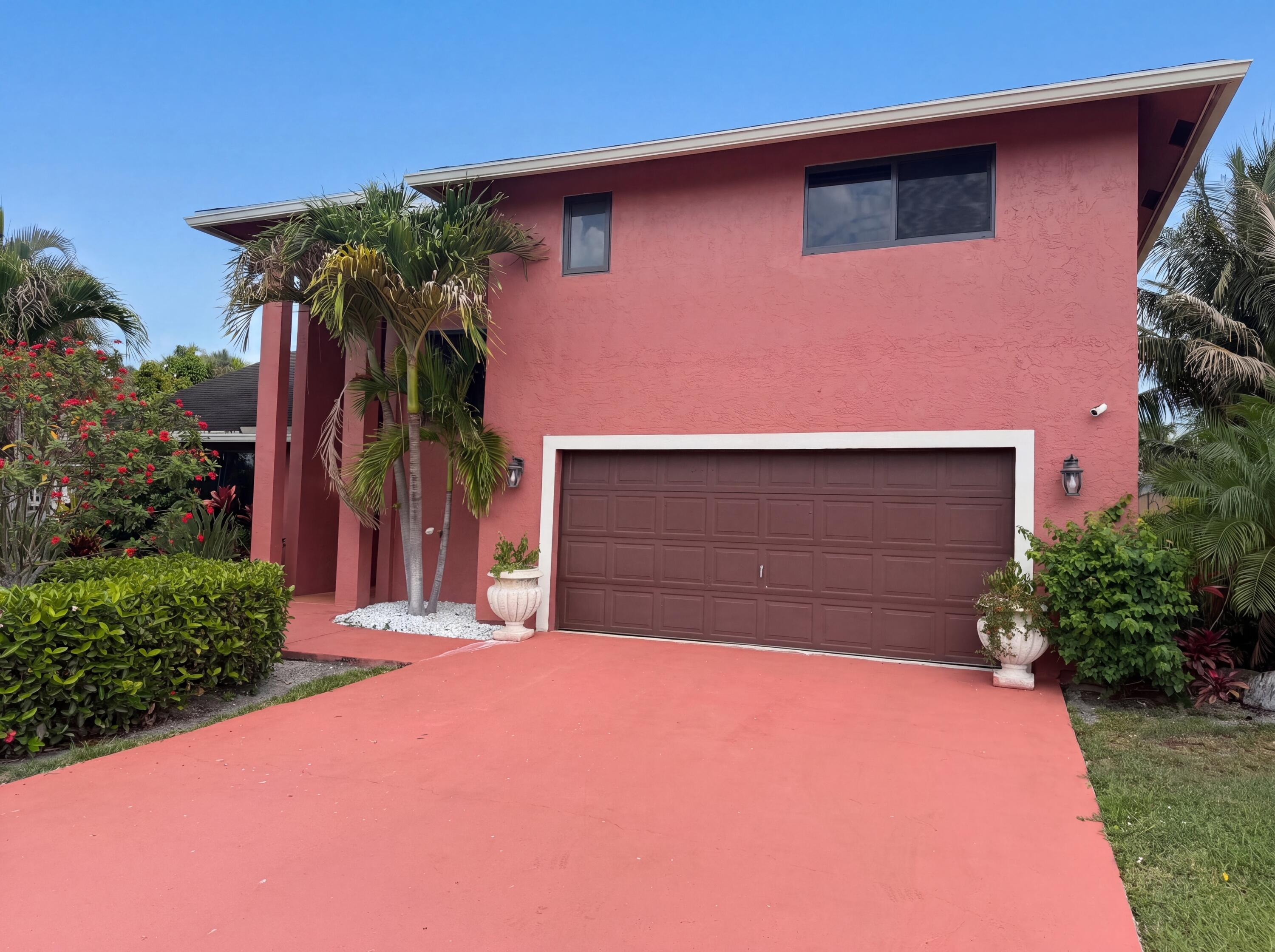 118 Waterway, Royal Palm Beach FL 33411