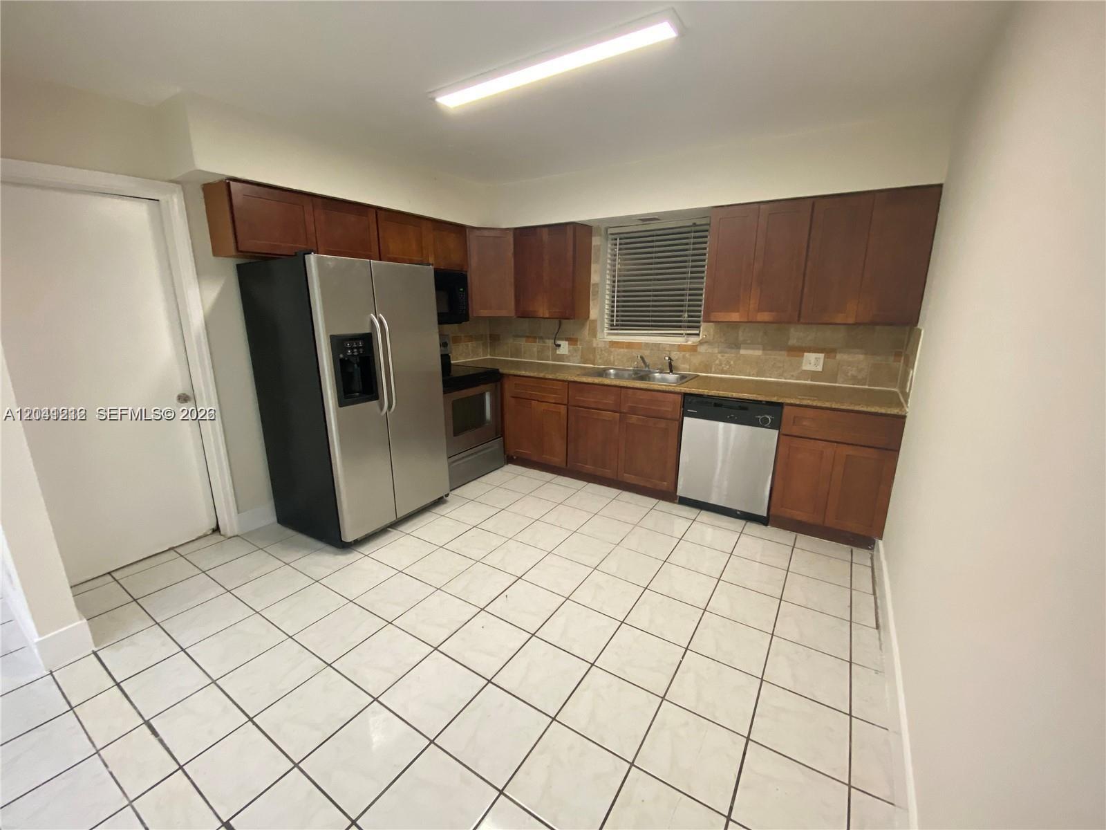 1727 Washington St # 1727 — Photo 3