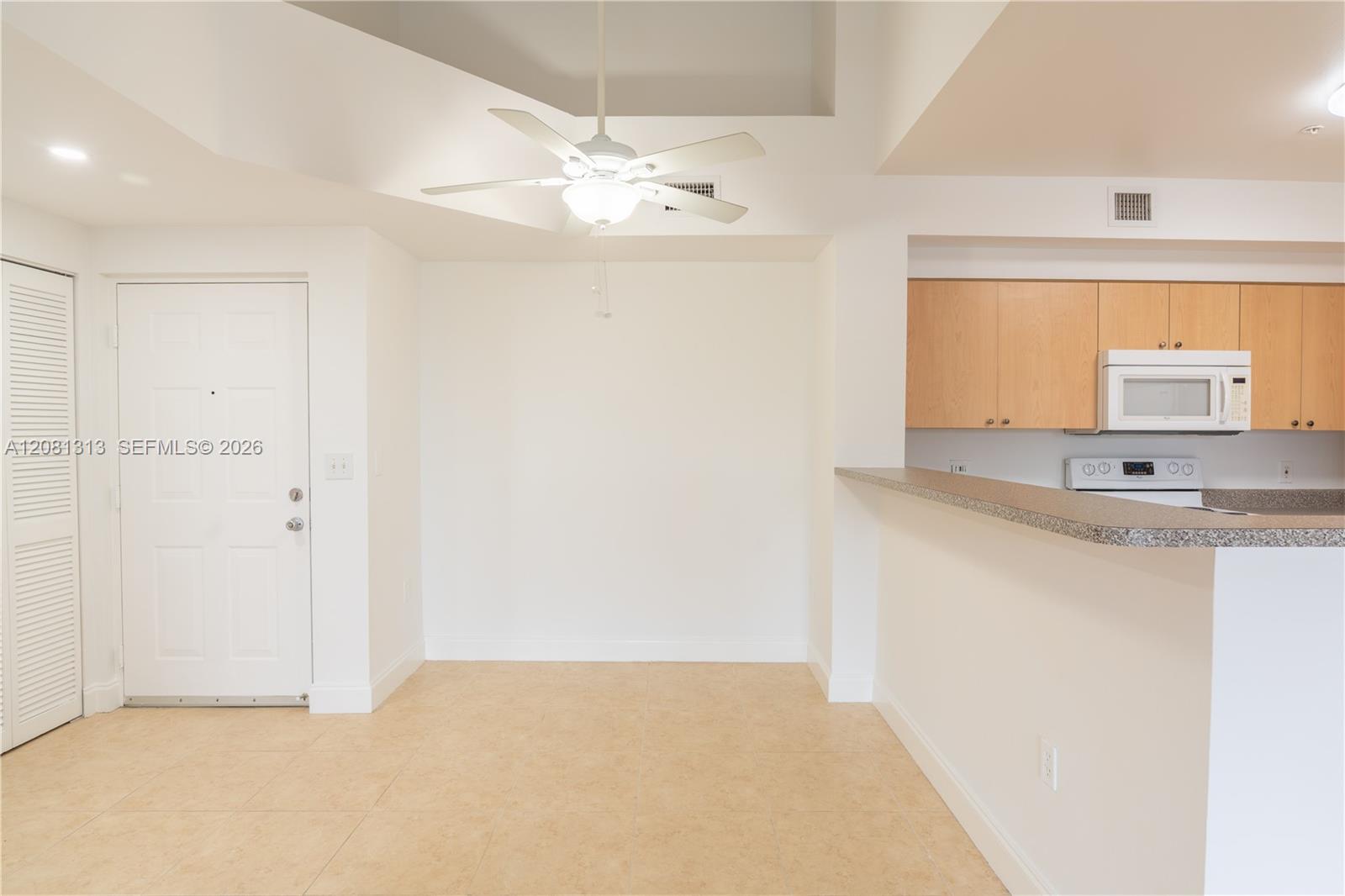 7920 N Nob Hill Rd # 305 — Photo 2
