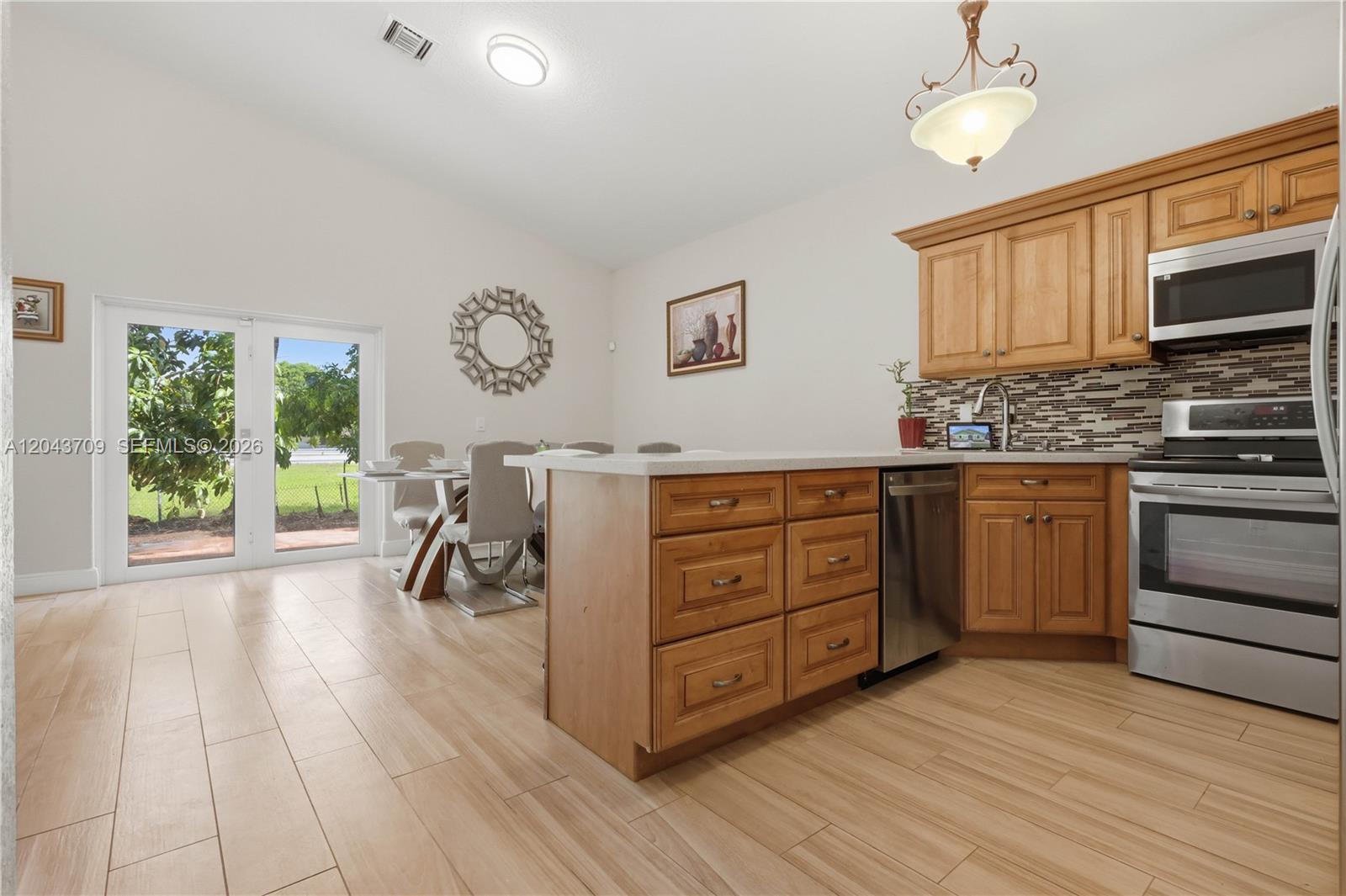 610 SE 12th Ter, Homestead FL 33033