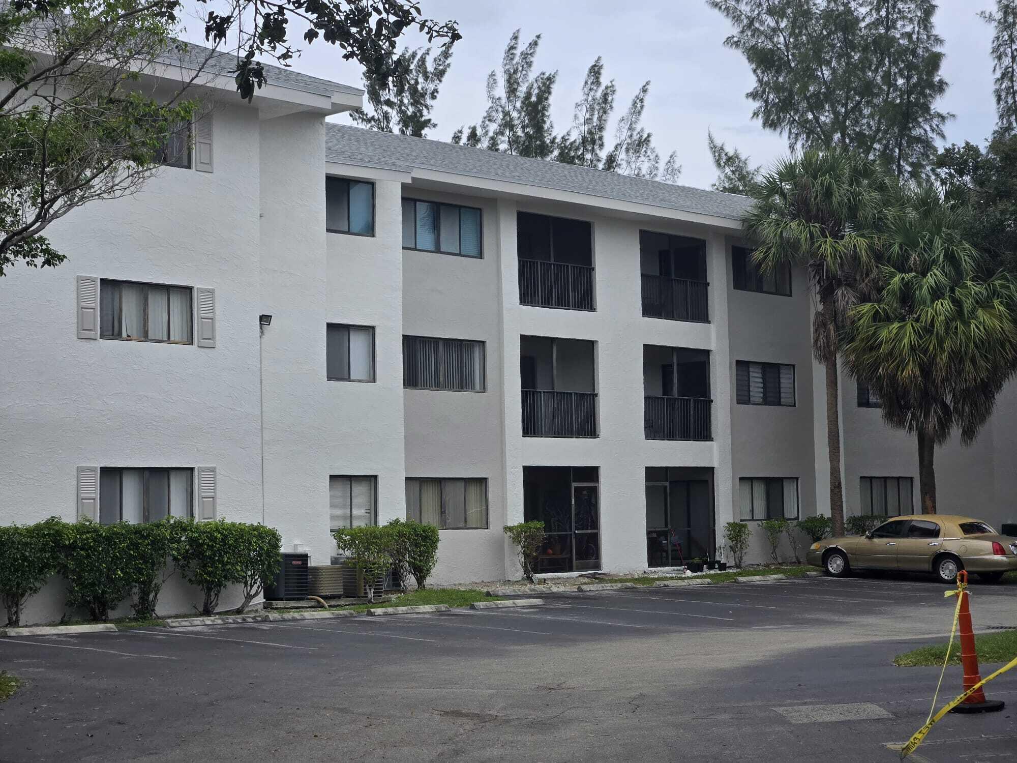2445 SW 18TH Terrace # 1120 — Photo 3