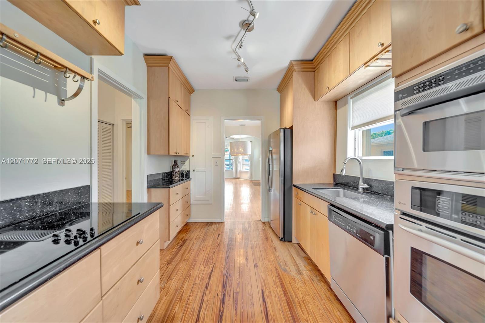 3431 SW 25th St View 11