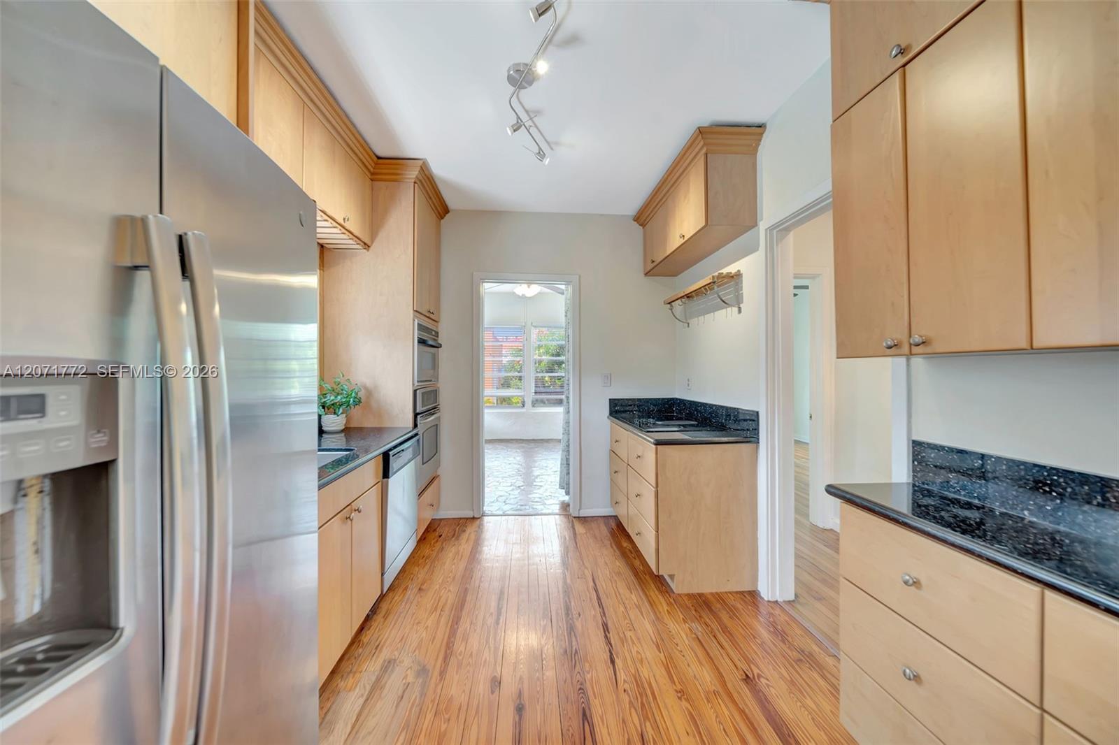 3431 SW 25th St View 15