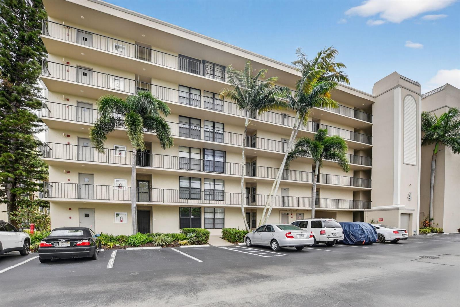 4 Royal Palm Way # 601, Boca Raton FL 33432