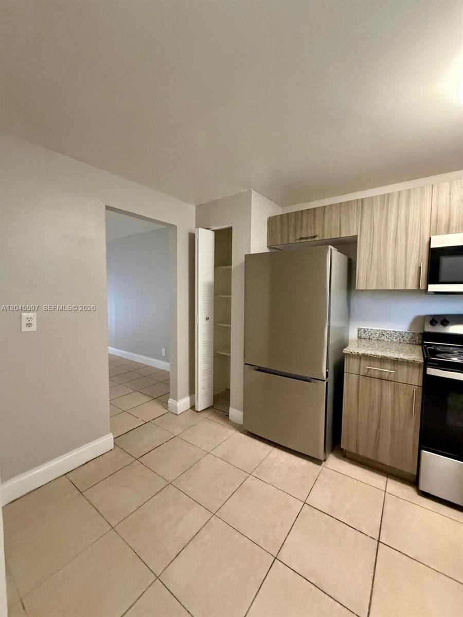 2011 NW 55th Ave # 209 — Photo 3