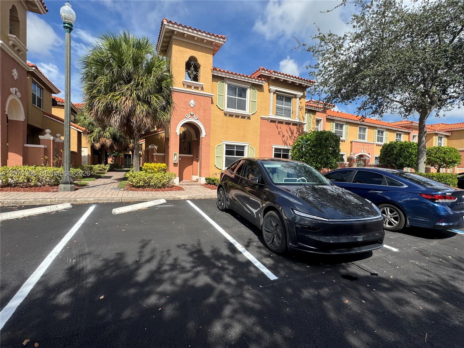 744 SW 106th Ave # 2001, Pembroke Pines FL 33025