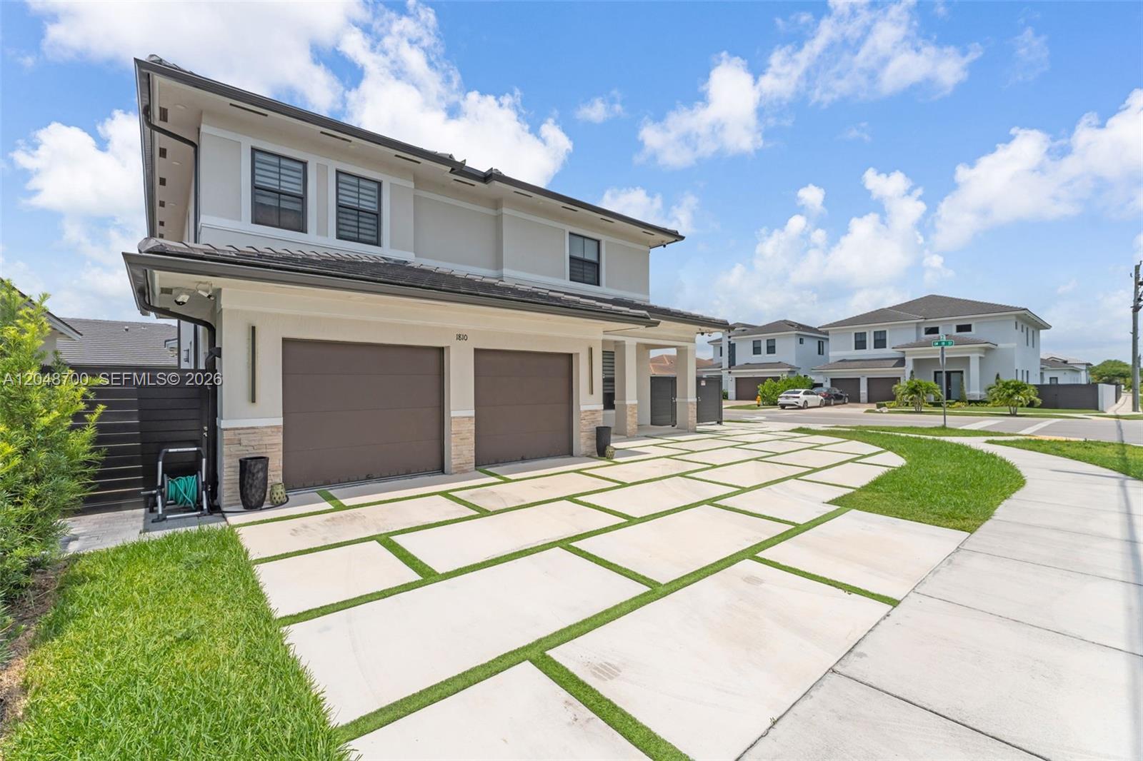 1810 SW 144th Ave — Photo 3