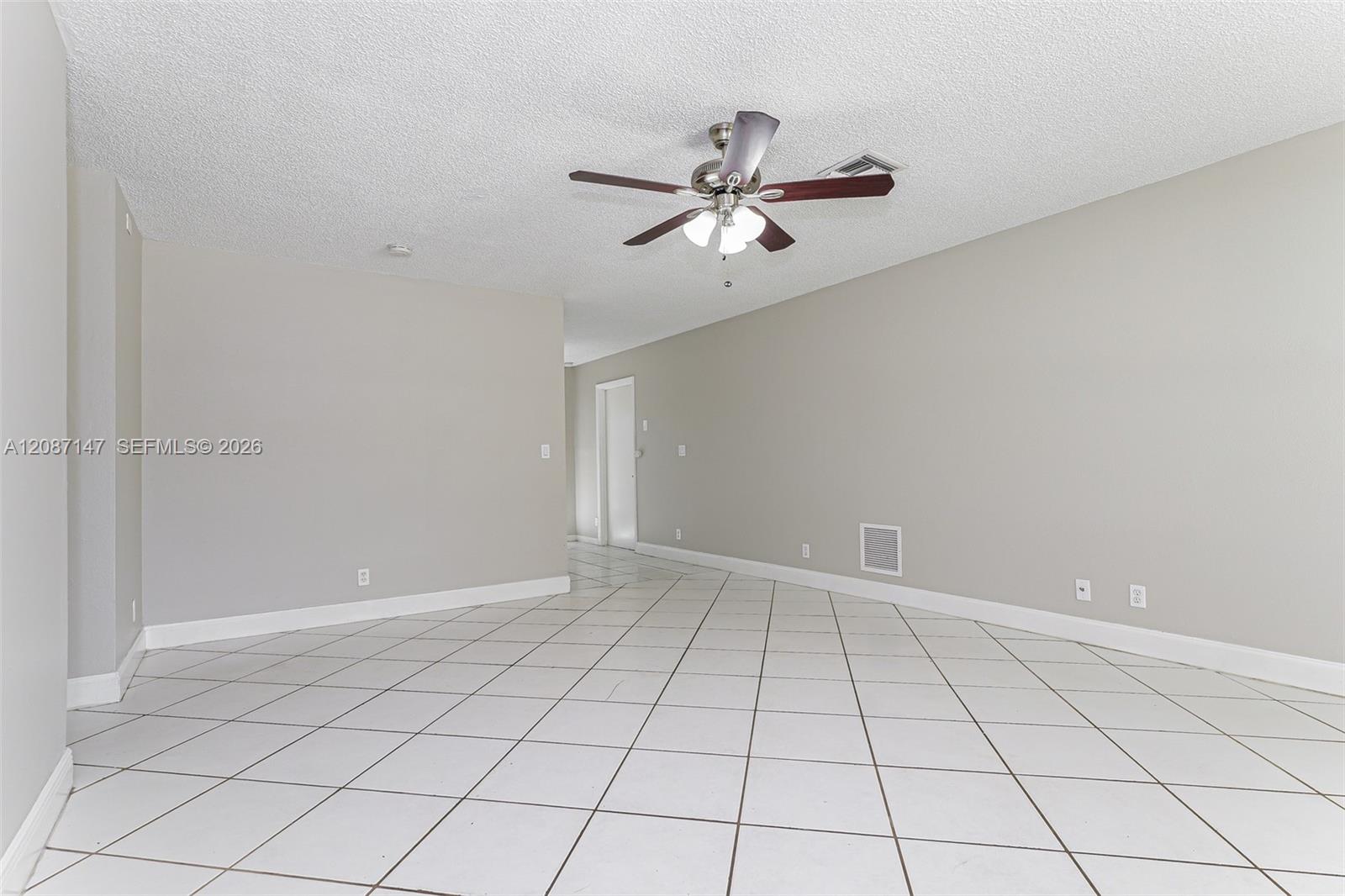 6129 Moonbeam Dr — Photo 4