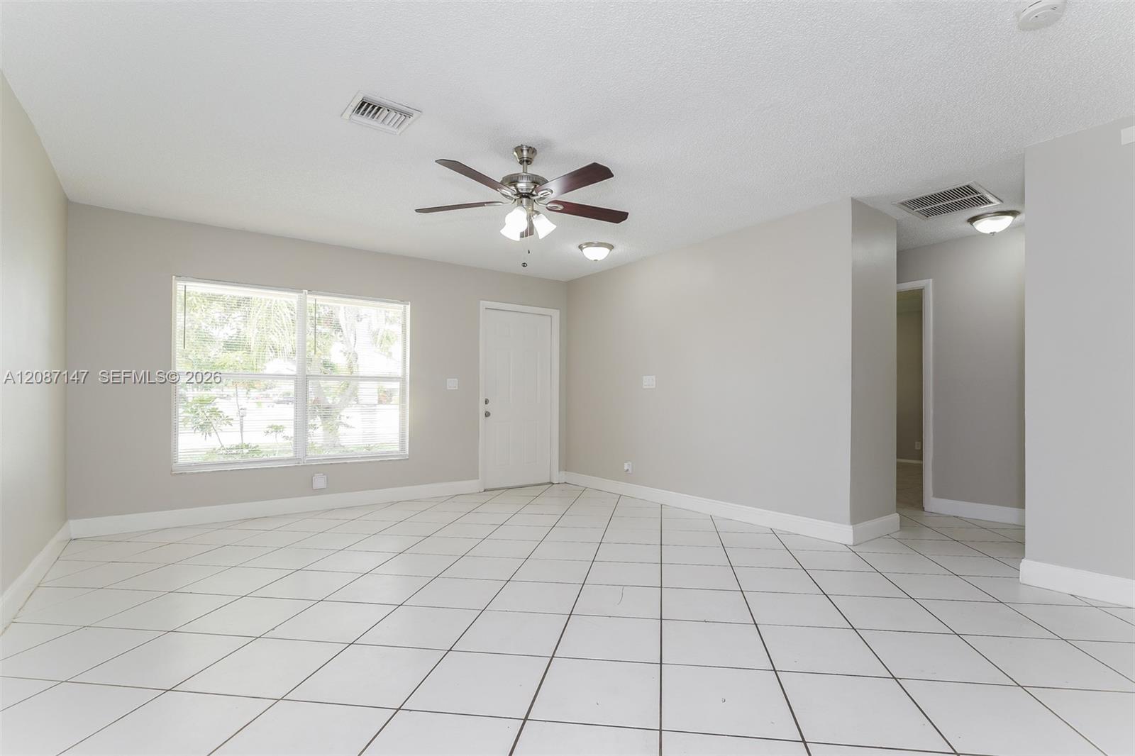 6129 Moonbeam Dr — Photo 5