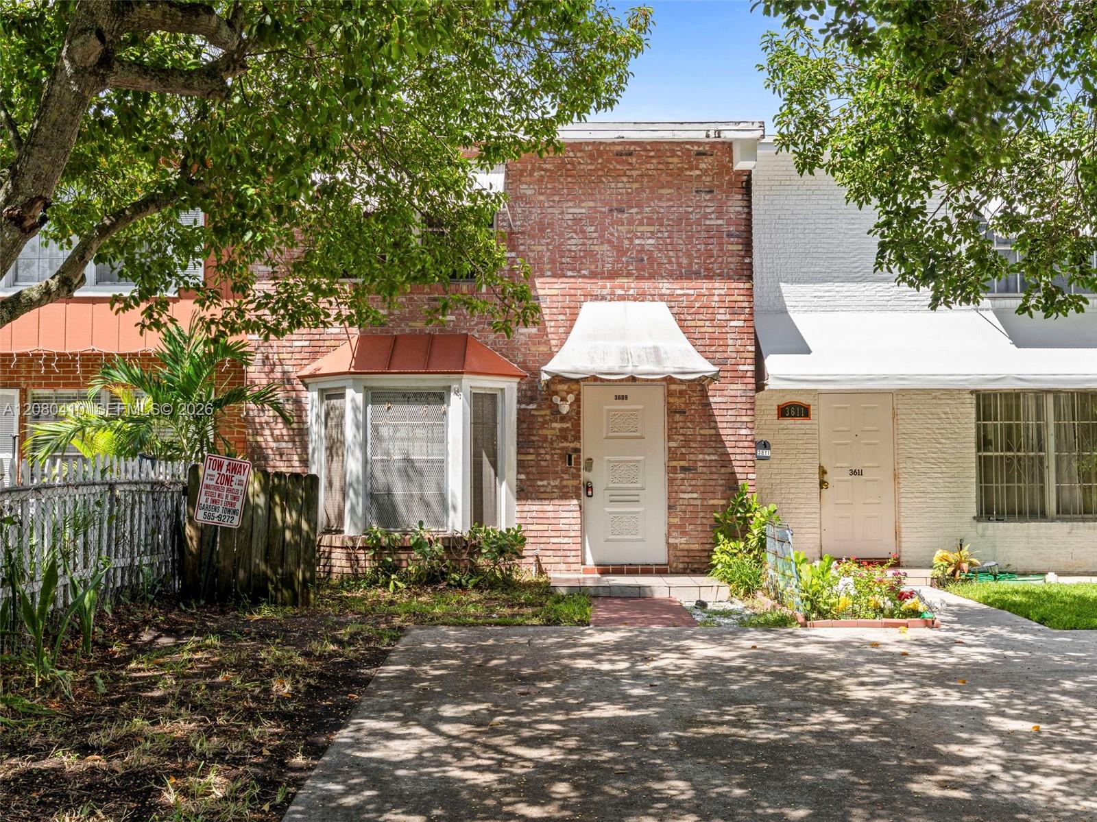 3609 Townhouse Ct # 3609 — Photo 2