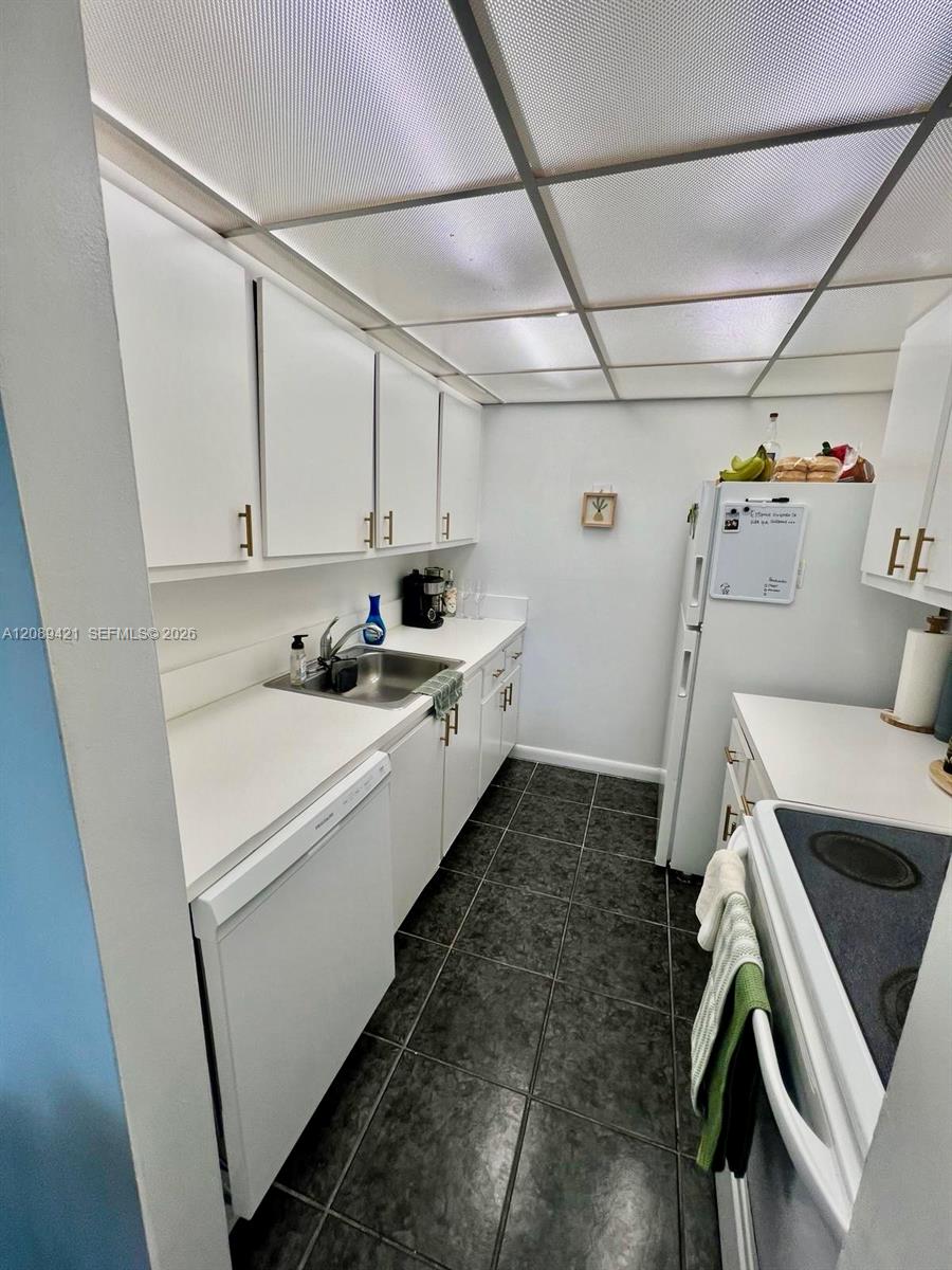 2350 NE 135th St # 208 — Photo 4
