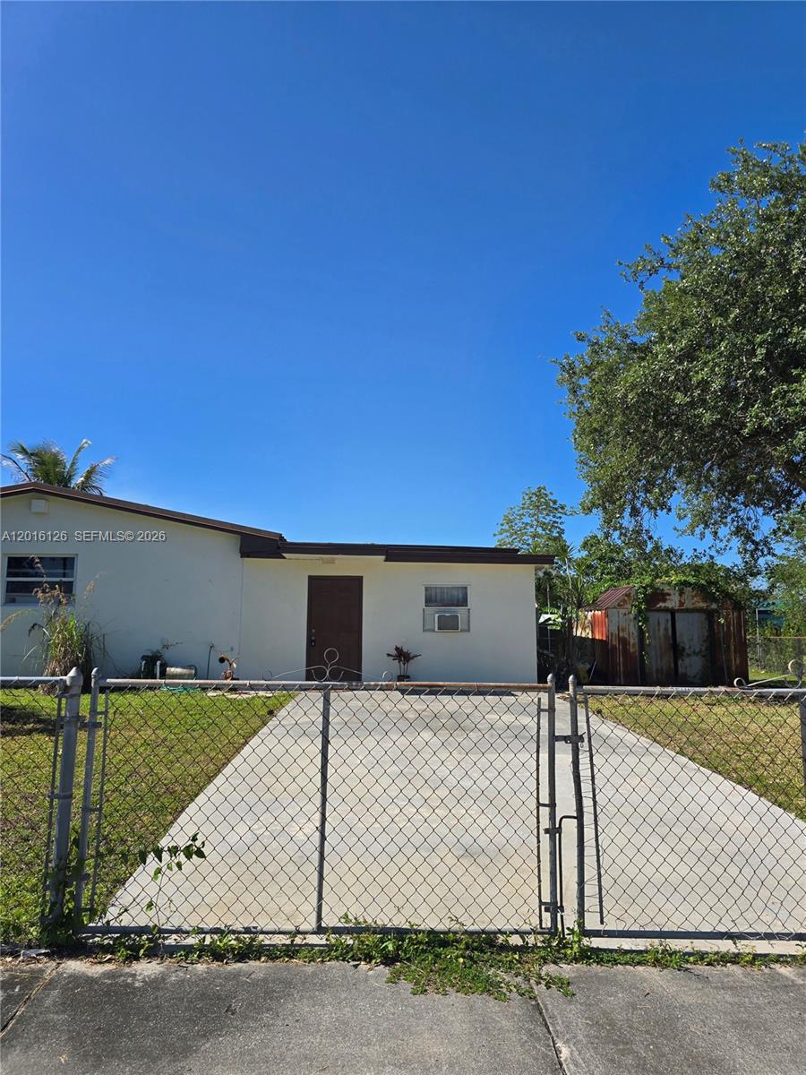 27660 SW 162nd Ave side, Homestead FL 33031