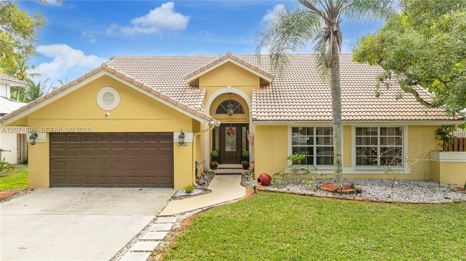 7101 NW 44th Ln — Photo 2